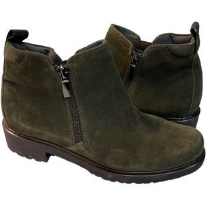 Munro Women's Rourke Bootie Olive Green Suede Size 6 Wide 6W